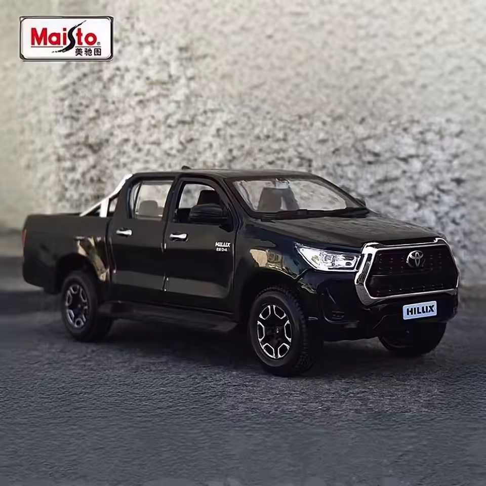 1:27 Maisto Diecast Toyota Hilux Revo/Rocco Model - Black
