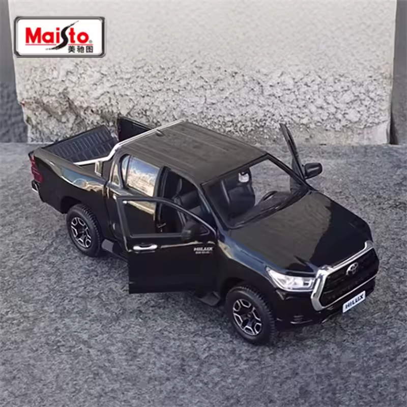 1:27 Maisto Diecast Toyota Hilux Revo/Rocco Model - Black