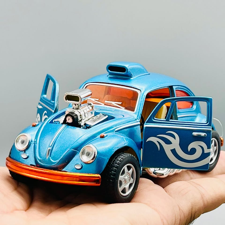 Kinsmart 1:32 Volkswagen Beetle Custom Drag-Racer
