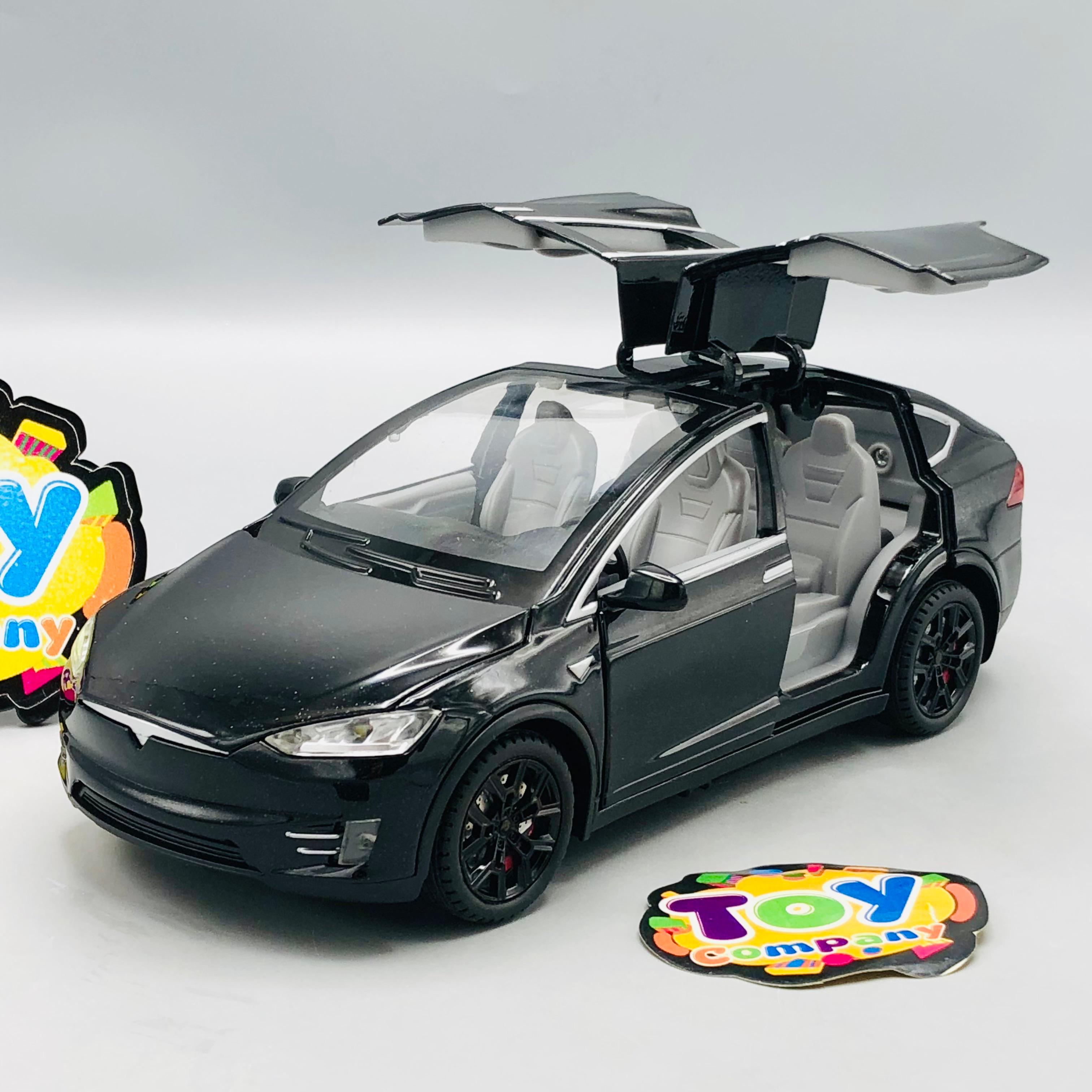 1:22 RC Diecast Tesla X Model Car With Smoke